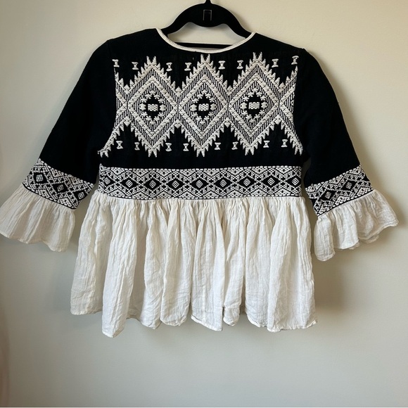 Lucy and Laurel Tribal Boho Embroidered Blouse - Picture 2 of 11